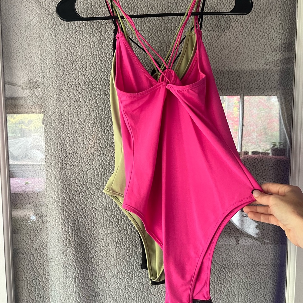 SHEIN 3 Pack basic bodysuits - Picture 7 of 7